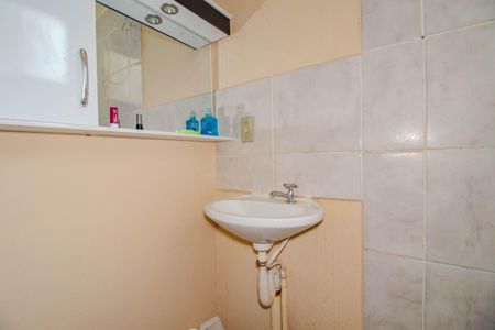 Apartamento à venda com 56m², 2 quartos e 1 vaga Apartamento à venda com 56m², 2 quartos e 1 vagaBanheiro