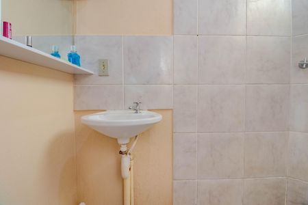Apartamento à venda com 56m², 2 quartos e 1 vaga Apartamento à venda com 56m², 2 quartos e 1 vagaBanheiro