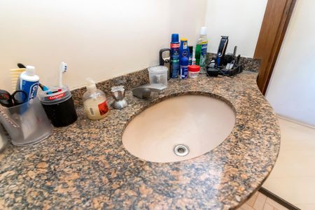 Casa à venda com 370m², 7 quartos e 4 vagas Casa à venda com 370m², 7 quartos e 4 vagasBanheiro 3