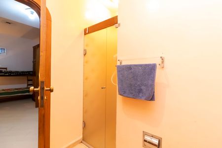 Casa à venda com 370m², 7 quartos e 4 vagas Casa à venda com 370m², 7 quartos e 4 vagasBanheiro da Suíte 2