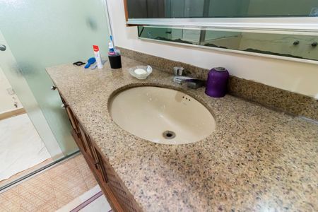 Casa à venda com 370m², 7 quartos e 4 vagas Casa à venda com 370m², 7 quartos e 4 vagasBanheiro da Suíte