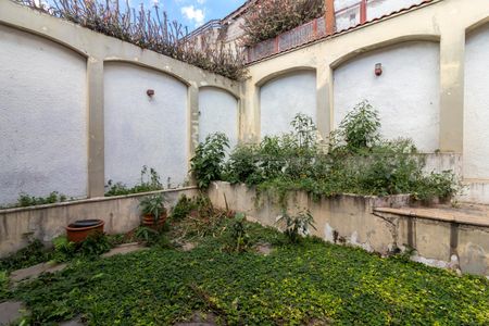 Casa à venda com 370m², 7 quartos e 4 vagas Casa à venda com 370m², 7 quartos e 4 vagasQuintal