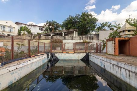 Casa à venda com 370m², 7 quartos e 4 vagas Casa à venda com 370m², 7 quartos e 4 vagasSuíte