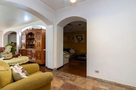 Casa à venda com 370m², 7 quartos e 4 vagas Casa à venda com 370m², 7 quartos e 4 vagasHall de Entrada