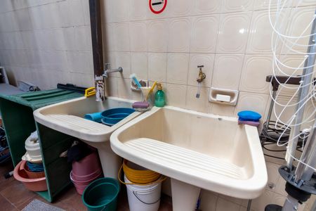 Casa à venda com 370m², 7 quartos e 4 vagas Casa à venda com 370m², 7 quartos e 4 vagasÁrea de Serviço