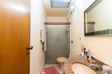 Casa à venda com 370m², 7 quartos e 4 vagas Casa à venda com 370m², 7 quartos e 4 vagasBanheiro 3