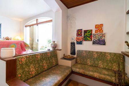 Casa à venda com 370m², 7 quartos e 4 vagas Casa à venda com 370m², 7 quartos e 4 vagasSala da Lareira