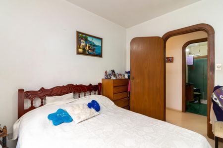 Casa à venda com 370m², 7 quartos e 4 vagas Casa à venda com 370m², 7 quartos e 4 vagasQuarto 4