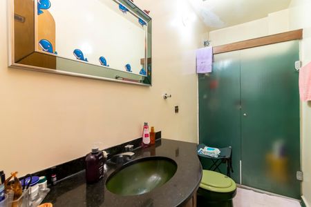 Casa à venda com 370m², 7 quartos e 4 vagas Casa à venda com 370m², 7 quartos e 4 vagasBanheiro 2