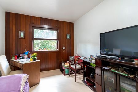 Casa à venda com 370m², 7 quartos e 4 vagas Casa à venda com 370m², 7 quartos e 4 vagasQuarto 2