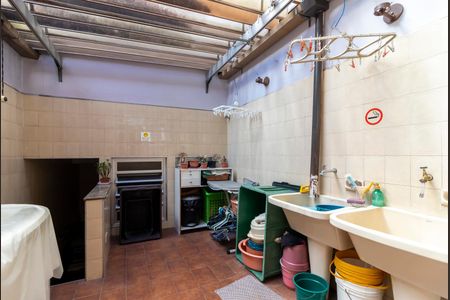 Casa à venda com 370m², 7 quartos e 4 vagas Casa à venda com 370m², 7 quartos e 4 vagasÁrea de Serviço