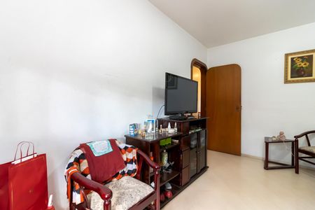 Casa à venda com 370m², 7 quartos e 4 vagas Casa à venda com 370m², 7 quartos e 4 vagasQuarto 2