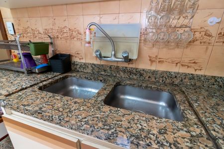 Casa à venda com 370m², 7 quartos e 4 vagas Casa à venda com 370m², 7 quartos e 4 vagasCozinha