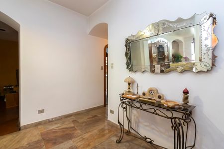 Casa à venda com 370m², 7 quartos e 4 vagas Casa à venda com 370m², 7 quartos e 4 vagasHall de Entrada