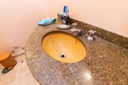 Casa à venda com 370m², 7 quartos e 4 vagas Casa à venda com 370m², 7 quartos e 4 vagasBanheiro da Suíte 2