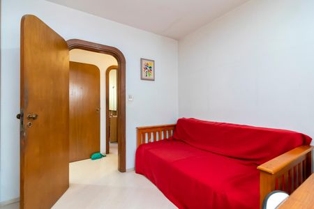 Casa à venda com 370m², 7 quartos e 4 vagas Casa à venda com 370m², 7 quartos e 4 vagasQuarto 5