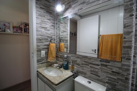 Casa de condomínio à venda com 120m², 4 quartos e 2 vagasBanheiro Social