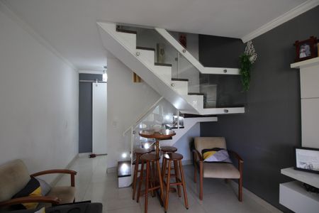 Casa de condomínio à venda com 120m², 4 quartos e 2 vagasSala