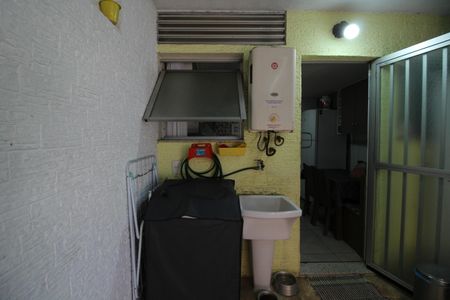 Casa de condomínio à venda com 120m², 4 quartos e 2 vagasÁrea de Serviço