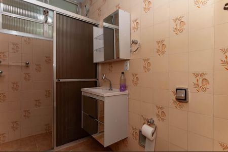 Apartamento à venda com 74m², 2 quartos e 1 vaga Apartamento à venda com 74m², 2 quartos e 1 vagaBanheiro Social