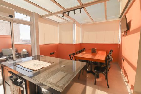 Apartamento à venda com 110m², 2 quartos e 2 vagas Apartamento à venda com 110m², 2 quartos e 2 vagasCozinha