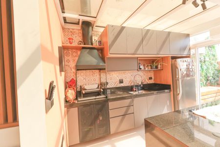 Apartamento à venda com 110m², 2 quartos e 2 vagas Apartamento à venda com 110m², 2 quartos e 2 vagasCozinha