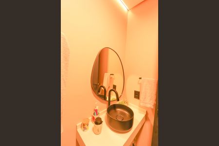 Apartamento à venda com 110m², 2 quartos e 2 vagas Apartamento à venda com 110m², 2 quartos e 2 vagasBanheiro 1