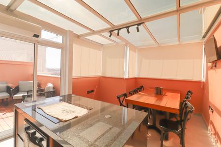 Apartamento à venda com 110m², 2 quartos e 2 vagas Apartamento à venda com 110m², 2 quartos e 2 vagasCozinha