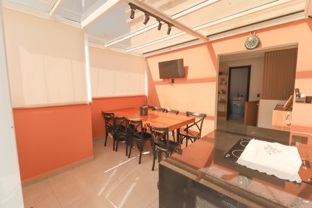 Apartamento à venda com 110m², 2 quartos e 2 vagas Apartamento à venda com 110m², 2 quartos e 2 vagasCozinha