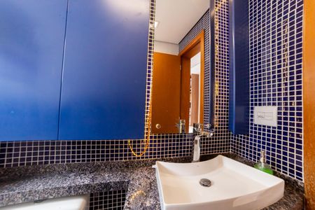 Apartamento à venda com 165m², 3 quartos e 2 vagas Apartamento à venda com 165m², 3 quartos e 2 vagasBanheiro Social