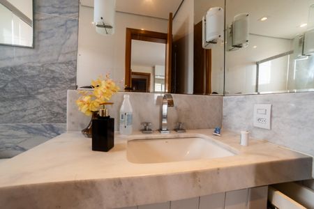 Apartamento à venda com 165m², 3 quartos e 2 vagas Apartamento à venda com 165m², 3 quartos e 2 vagasBanheiro da Suíte