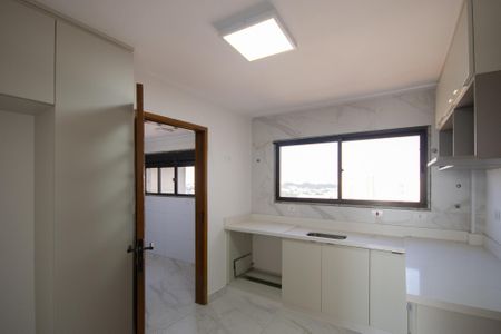 Apartamento à venda com 220m², 3 quartos e 4 vagasCozinha