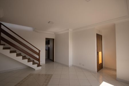 Apartamento à venda com 220m², 3 quartos e 4 vagasSala