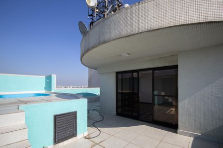 Apartamento à venda com 220m², 3 quartos e 4 vagasCobertura