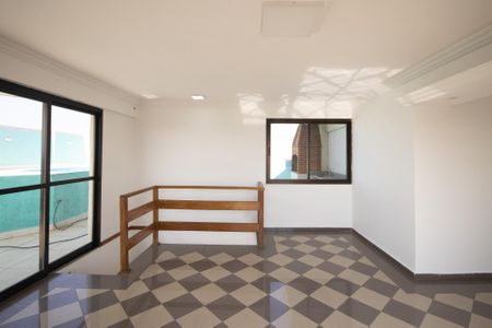 Apartamento à venda com 220m², 3 quartos e 4 vagasSala 2