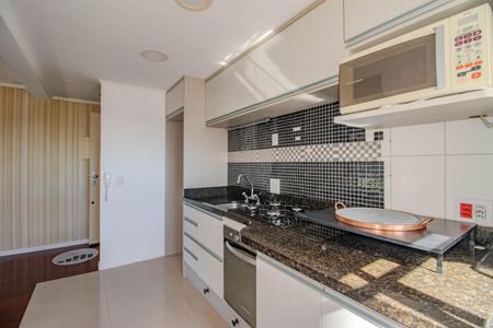 Apartamento à venda com 57m², 2 quartos e 1 vaga Apartamento à venda com 57m², 2 quartos e 1 vagaCozinha e Área de Serviço
