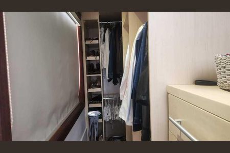 Casa de condomínio à venda com 186m², 4 quartos e sem vaga