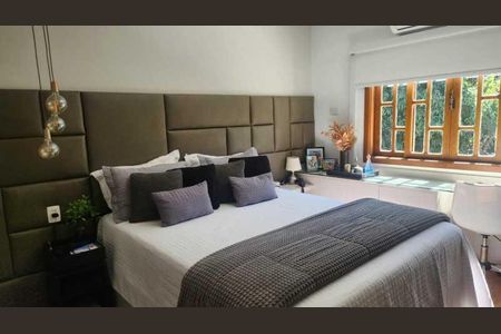 Casa de condomínio à venda com 186m², 4 quartos e sem vaga