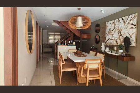 Casa de condomínio à venda com 186m², 4 quartos e sem vaga