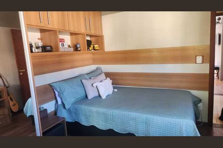Casa de condomínio à venda com 186m², 4 quartos e sem vaga