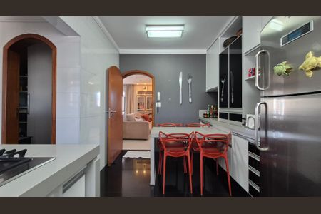 Apartamento à venda com 135m², 3 quartos e 3 vagas Apartamento à venda com 135m², 3 quartos e 3 vagasCozinha