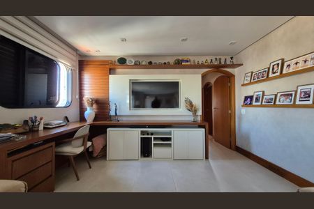 Apartamento à venda com 135m², 3 quartos e 3 vagas Apartamento à venda com 135m², 3 quartos e 3 vagasSala