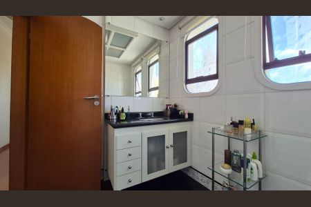 Apartamento à venda com 135m², 3 quartos e 3 vagas Apartamento à venda com 135m², 3 quartos e 3 vagasBanheiro da Suíte