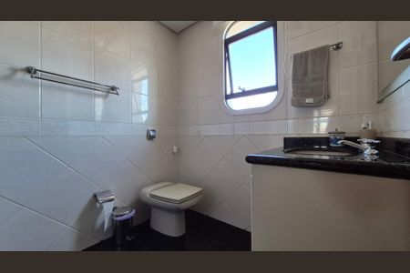 Apartamento à venda com 135m², 3 quartos e 3 vagas Apartamento à venda com 135m², 3 quartos e 3 vagasBanheiro Social