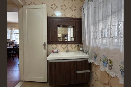 Casa à venda com 350m², 4 quartos e 4 vagasBanheiro 1