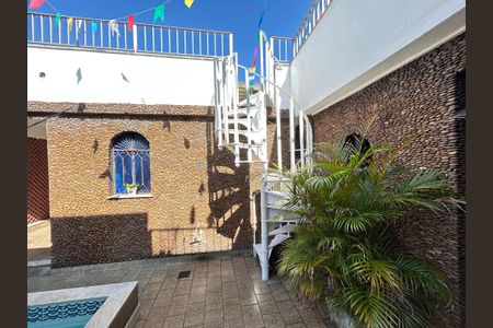 Casa à venda com 350m², 4 quartos e 4 vagasQuintal