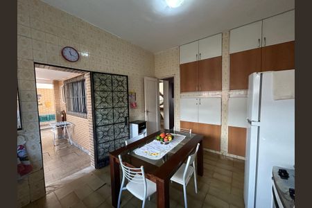 Casa à venda com 350m², 4 quartos e 4 vagasCozinha