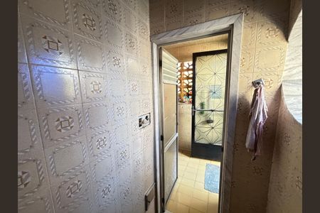 Casa à venda com 350m², 4 quartos e 4 vagasBanheiro de Serviço