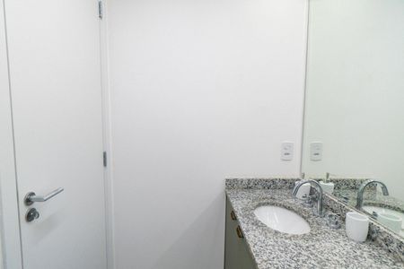 Apartamento à venda com 58m², 2 quartos e 1 vaga Apartamento à venda com 58m², 2 quartos e 1 vagaBanheiro Social