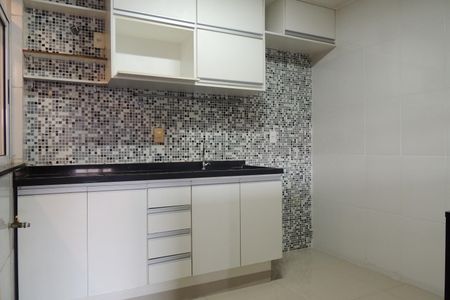 Casa de condomínio à venda com 80m², 2 quartos e 1 vagaCozinha - Armários